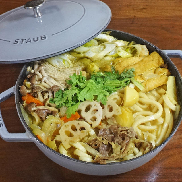 自家製ルーで激うま！！具だくさんな牛肉和風カレーうどん鍋