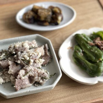 ハーブの香る豚バラ肉の塩麹蒸し