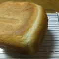 ホームベーカリーで焼く「パン・ド・ミー」（キッチン　ラボ）＋雪印・パン用スキム１２ｇ「モラタメ」
