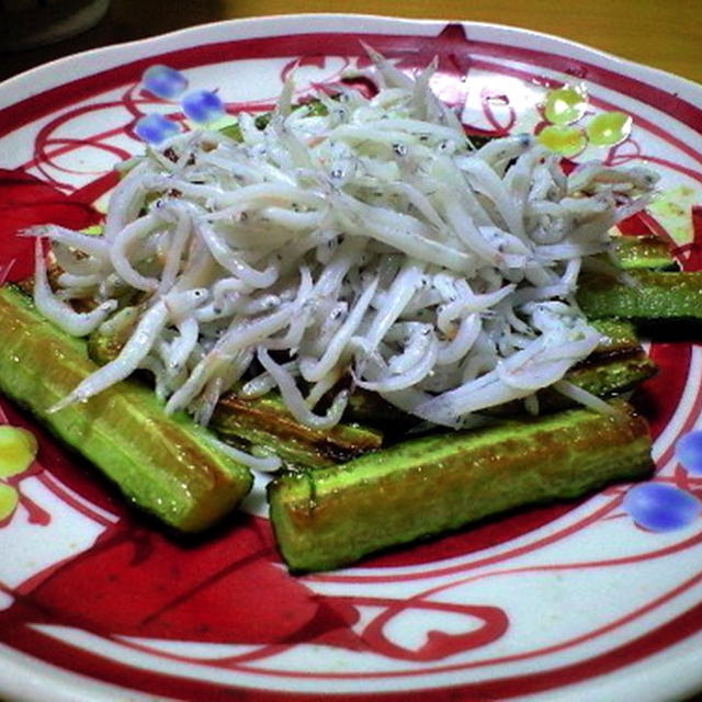 干しキュウリ炒め〜しらすのっけ盛り