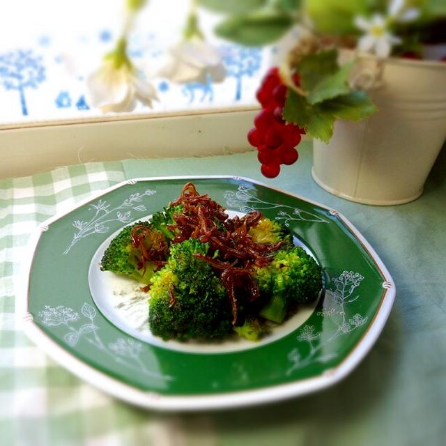 いかなごのくぎ煮とﾌﾞﾛｯｺﾘｰ炒め♪沖縄野菜
