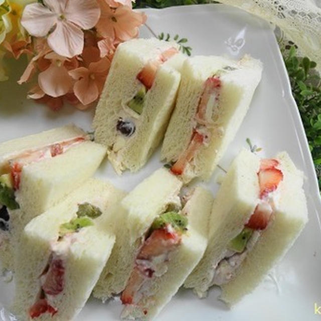 春サンド☆桜色チーズの季節のフルーツサンド