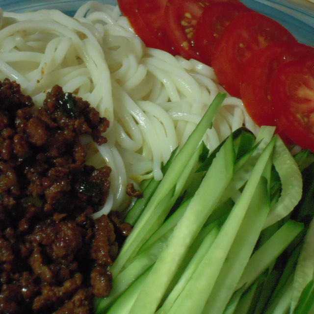 ジャージャー麺