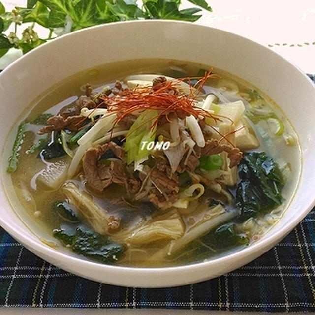 キムチの素で♪ニンニク香る！牛肉の韓国風スープ