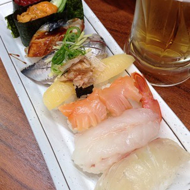 変な時間に立食い寿司の「たっちゃん」へ