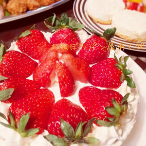 いちごたくさんデコレーションケーキ レアチーズケーキ By あくびさん レシピブログ 料理ブログのレシピ満載