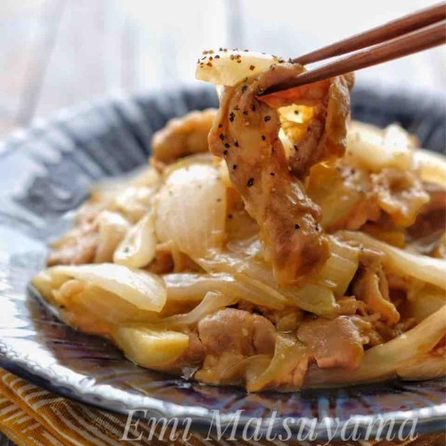 令和元年始まりのブログです☆やみつき！＊新玉ねぎと豚こまのバタポン炒め＊丼にも◎﻿