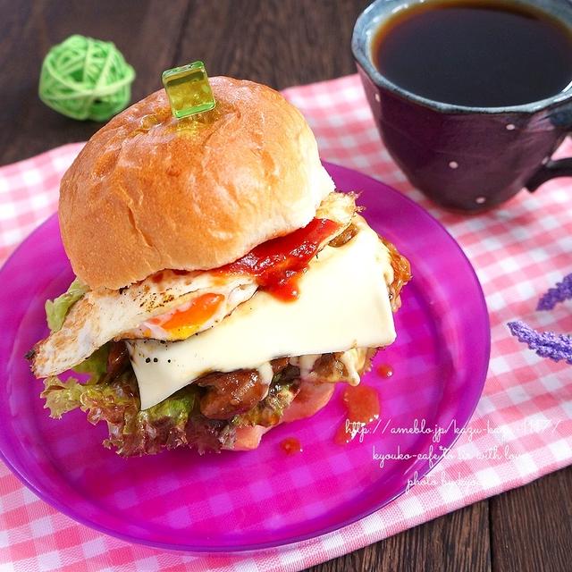 朝昼カフェ☆テリヤキチキン月見チーズバーガーとお弁当