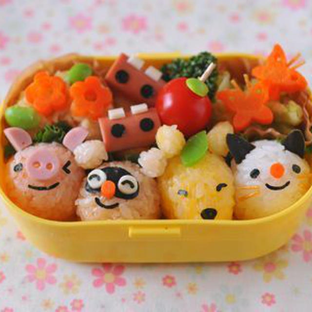 「こぶた・たぬき・きつね・ねこ」のお弁当