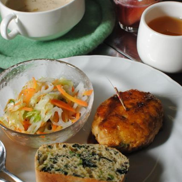 ＊料理教室（れんこんとキウイのコールスロー＊