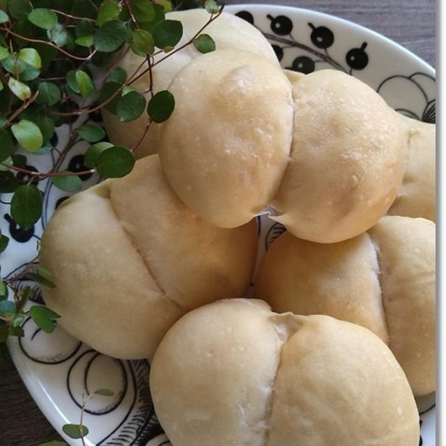 【白パン】贅沢なことにシンプルパンが続きます(笑) 昨日も美味しいケーキを♪