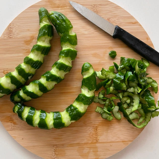 夏野菜の王道「きゅうり」の飾り切り