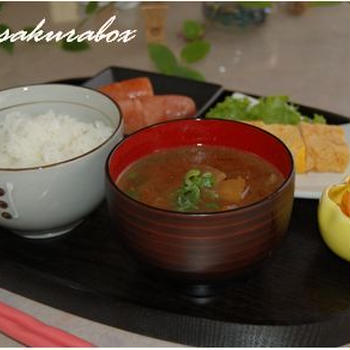 朝ごはん　豚汁とからし明太子