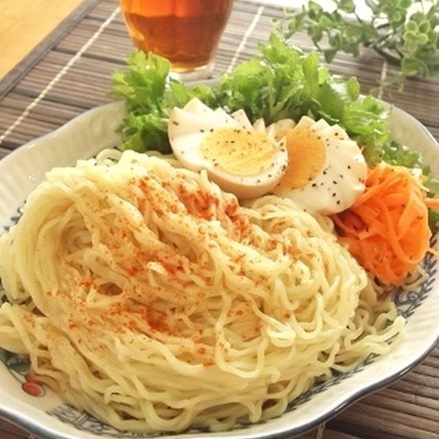 簡単ランチ！特盛♪味玉サラダラーメン