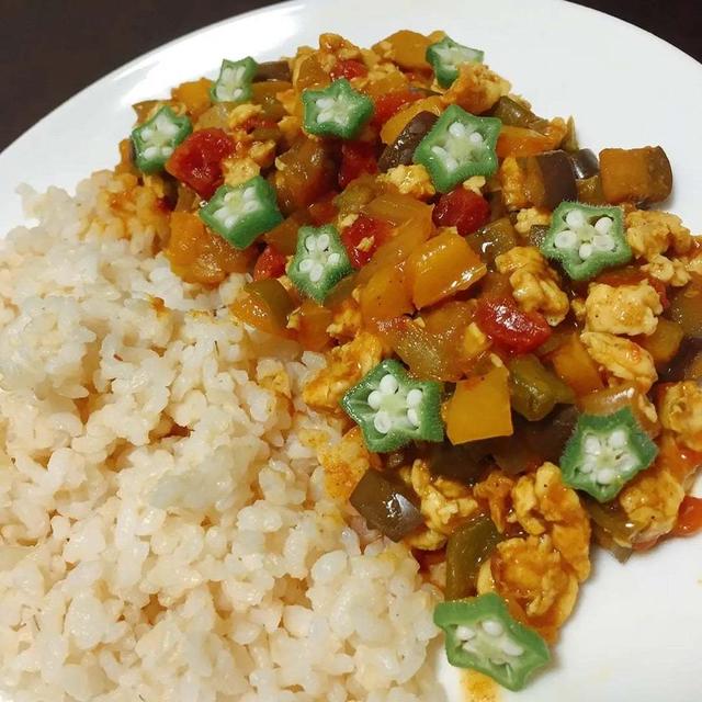 スパイスから作る夏野菜キーマカレー