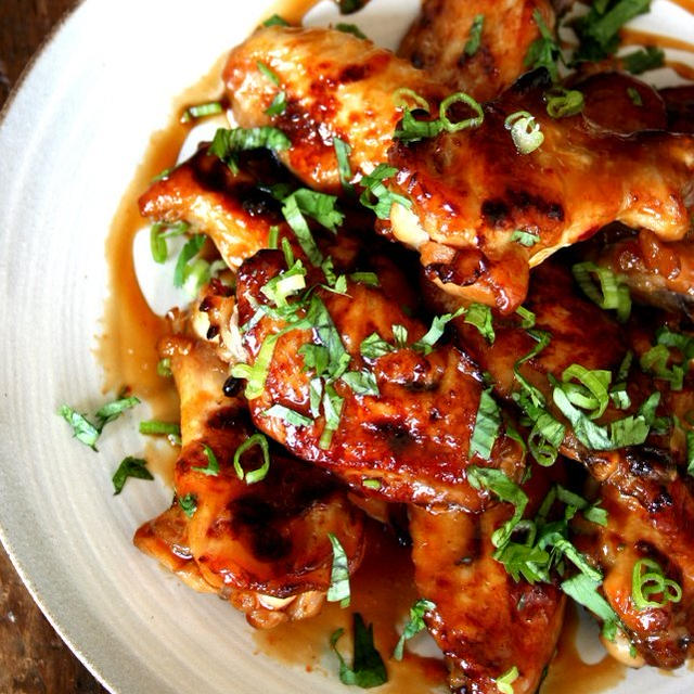 Sriracha Teriyaki Wingsスリラチャ照り焼きチキンウイング