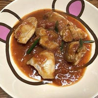 ハーブ香る鶏もも肉のトマトソース煮