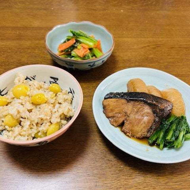 ぶり大根　/　銀杏玄米ご飯