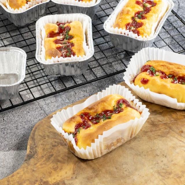 ホットケーキミックスで簡単！混ぜて・のせて・かけて・焼くだけ！超簡単♡ウインナーパン#michill