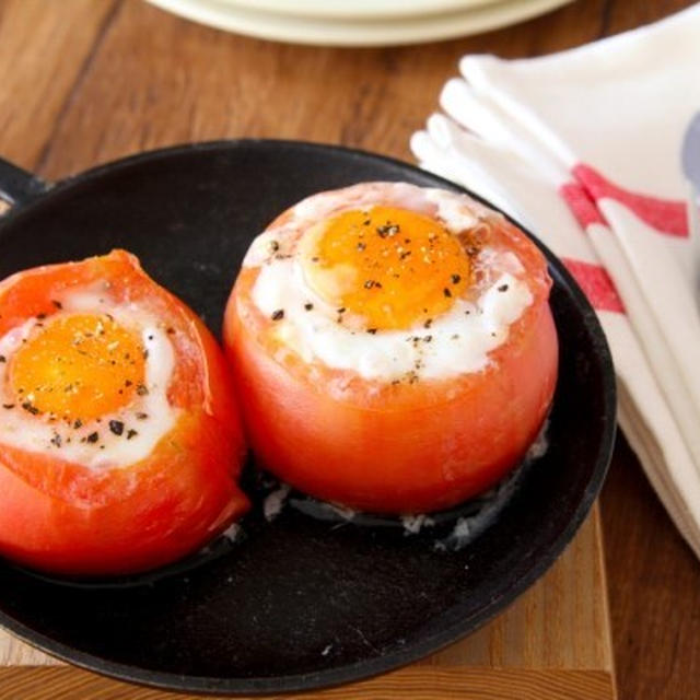 朝の定番がかわいく変身！トースターで簡単！「トマトカップのベーコンエッグ」の簡単レシピ