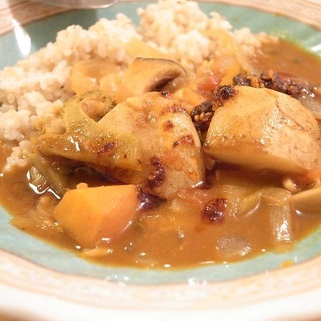 三日間食べる、じゃがいもたっぷりミッカレー。最終日はカレーじゃがに。