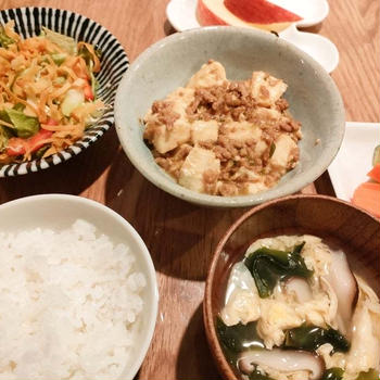 麻婆豆腐とパリパリサラダ。