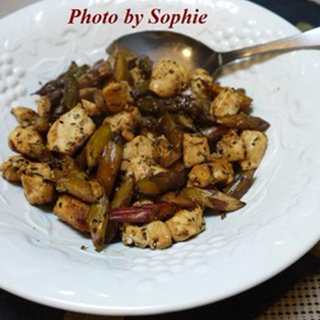 紫アスパラガスと鶏の炒め物