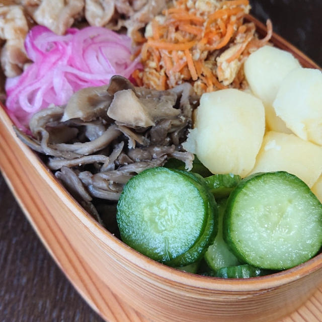 生姜焼きやらのっけ丼弁当