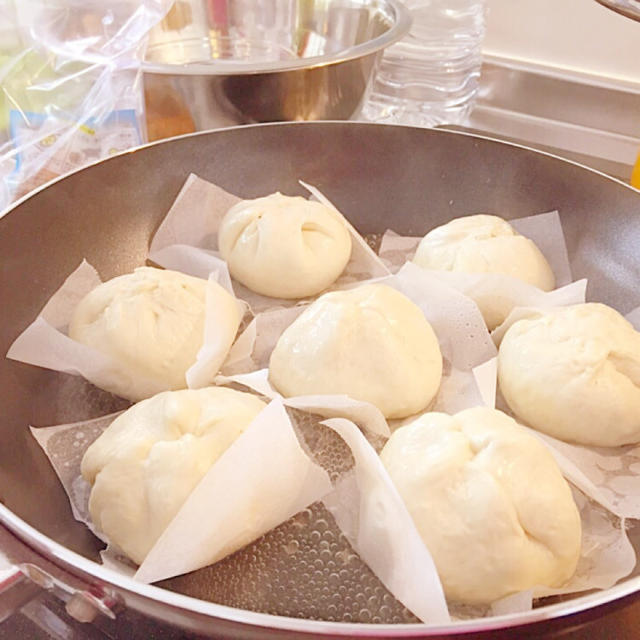 お野菜も大好きになれる！蒸し器がなくても、フライパンで作れるほっかほかお野菜たっぷり豚まん作り