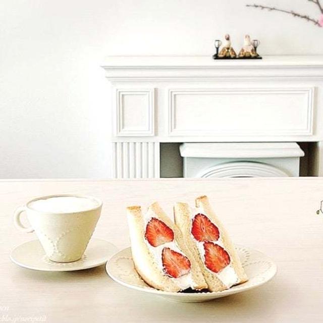 いちごサンド。と 保険の話。