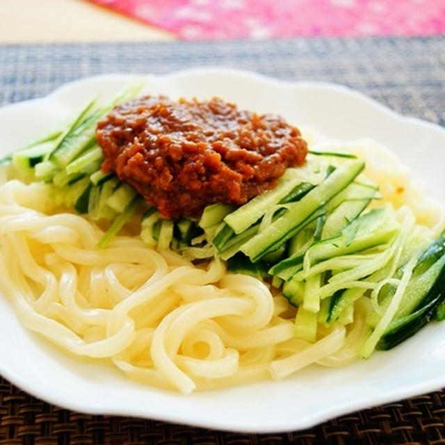 暖かくなると、じゃじゃ麺が食べたくなる♬