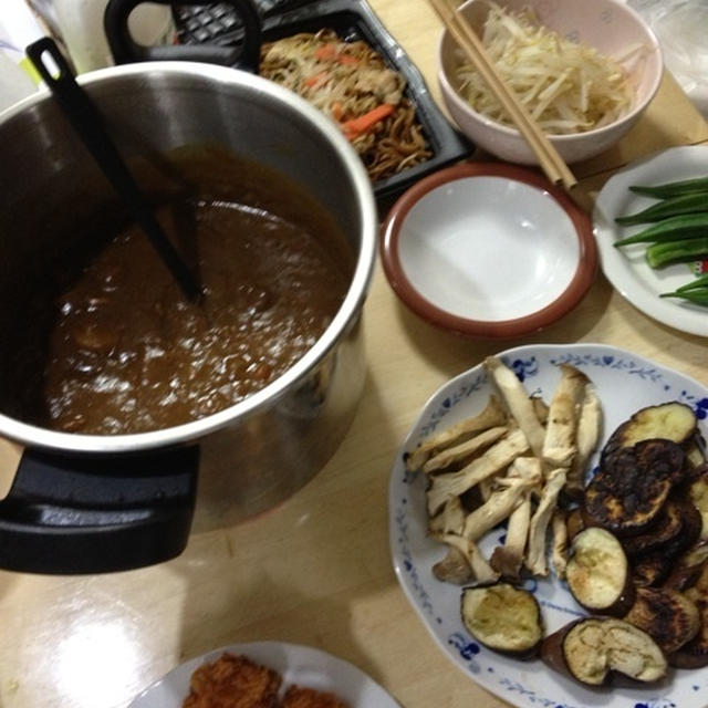 トッピング色々カレーで晩酌