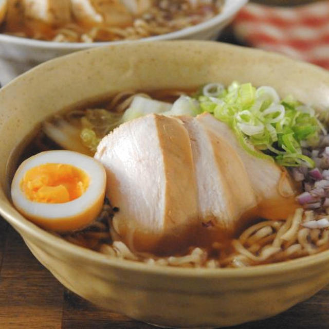 簡単☆鶏チャーシューっぽい物を乗せた醤油ラーメン