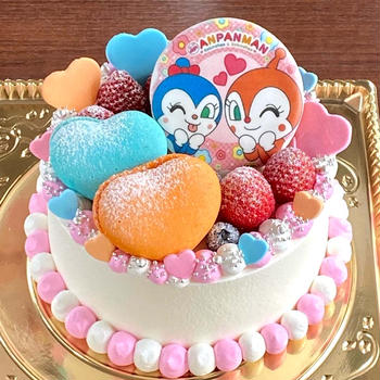【ドキンちゃんコキンちゃんケーキ】推しカラーマカロンのデコレーション♡
