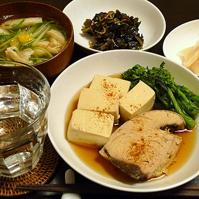 菜の花も加えて春の予感。「生節と豆腐の煮込み」