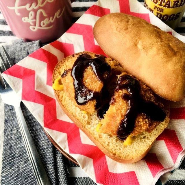 朝食に、メンチカツサンド