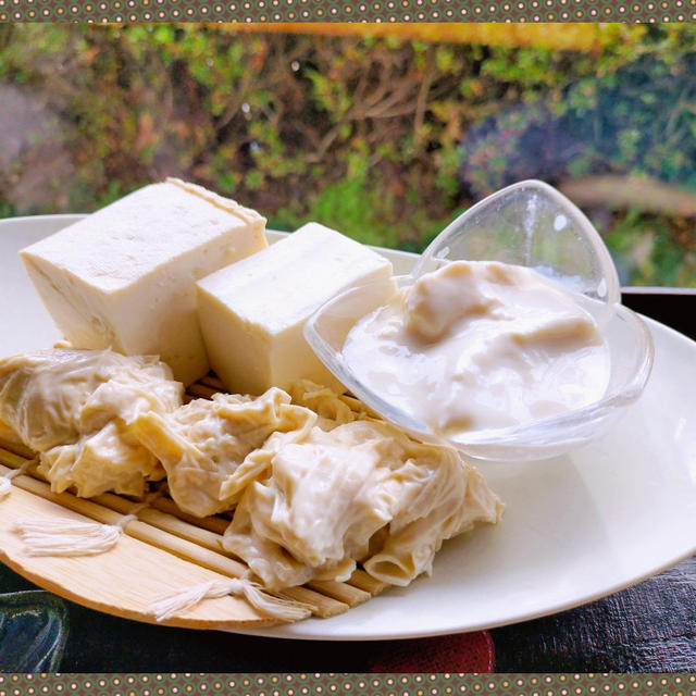 皇室献上【ヤマキ醸造】御用蔵「糀庵」の醤油・味噌・豆腐グルメを堪能！味噌ソフトうまっ♪