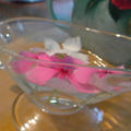 今朝のテーブル花。 by いっちゃん♪さん