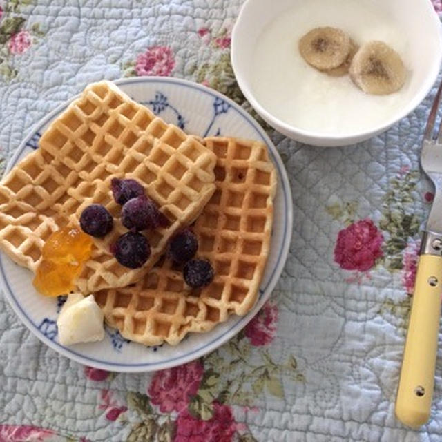 ワッフルの朝食とリコーダー