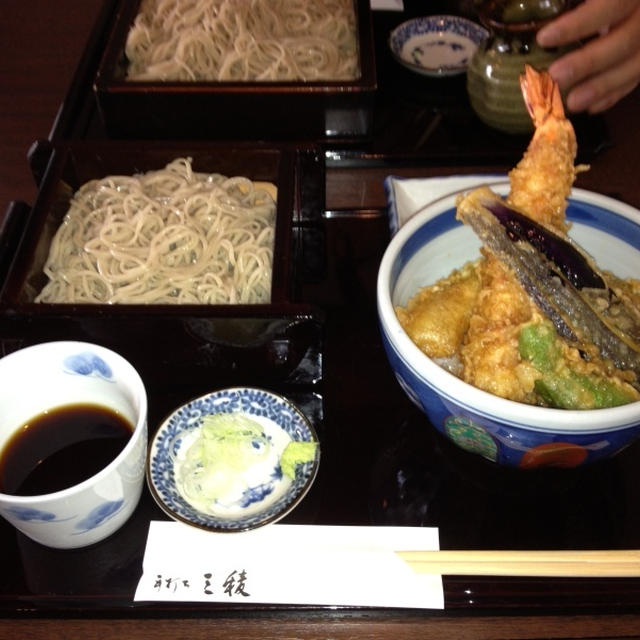 蕎麦屋で蕎麦と天丼ランチo(^_-)O蕎麦もうまいが、天丼もうまい。尾山台の三稜。