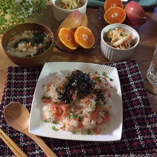 定番な鮭ちらしde朝ごはん♪…退化。