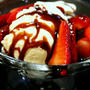 Vanilla Ice Cream with Balsamic Reductionバニラアイスクリームとバルサミコソース