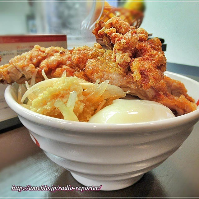 麺屋やまき名物！特製・唐辛麺（唐揚げ＋辛い）で満腹♪低糖質麺もあります。