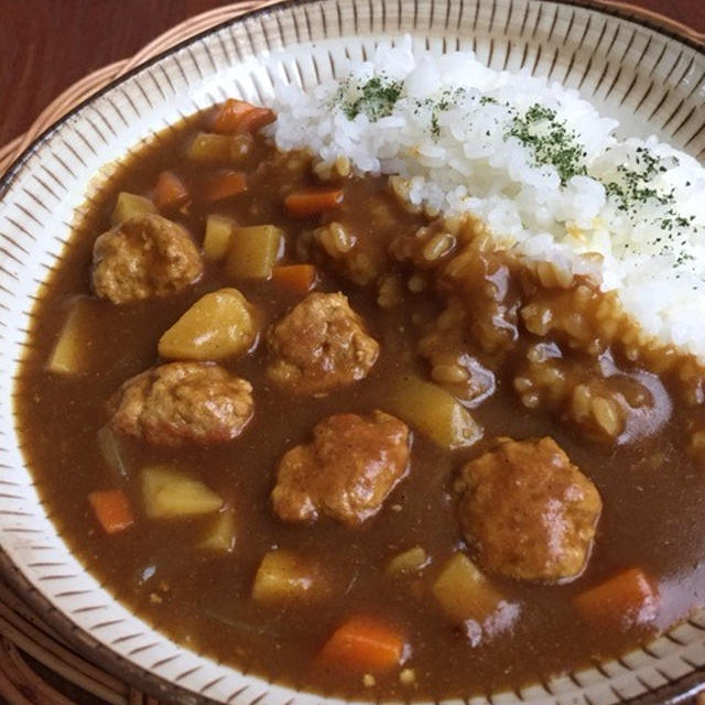 お代わりが止まらない‼︎スパイシーミートボールカレー♪♪