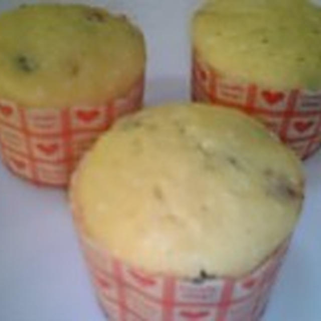 フルーツビッツ入りカップケーキ