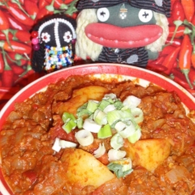 ジャガ芋と挽き肉のXO醤カレー＆蓮根のマヨきんぴら（お家カフェ）