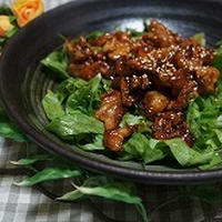 黒酢とピリ辛パワーで豚料理