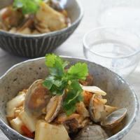 「あさり、豆腐、キムチの卵とじ」「焼きなす」「新玉ねぎの卵黄のせ」