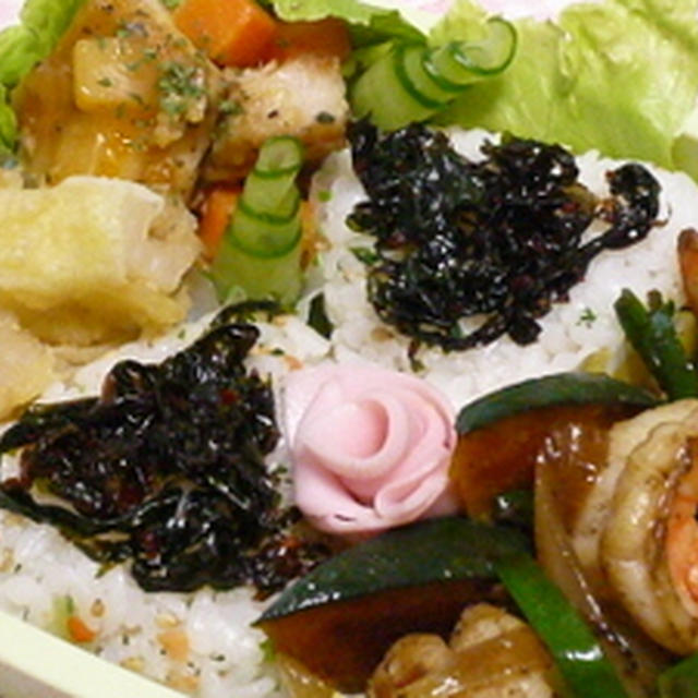 韓国風おにぎり弁当＆美味しい♪人参サラダ