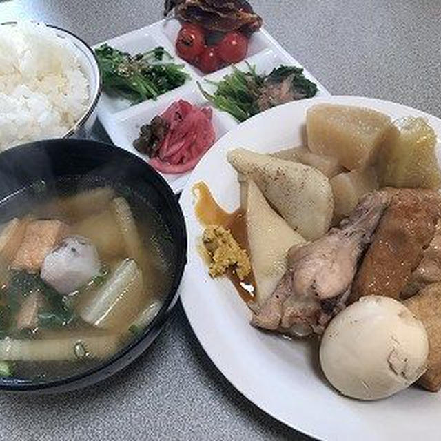 鶏手羽元のおでん